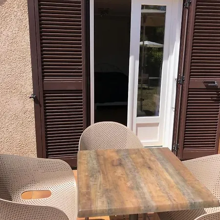 Πανσιόν A Martinella Galeria (Corsica)